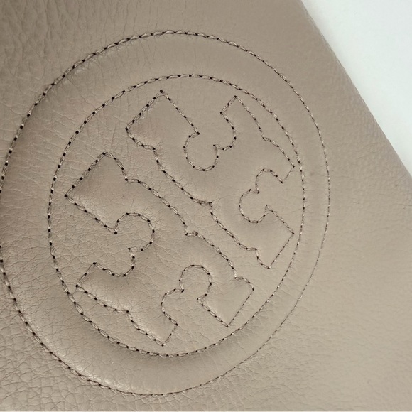 Tory Burch Bombe Leather Foldover Shoulder Bag in French Grey - Picture 9 of 10